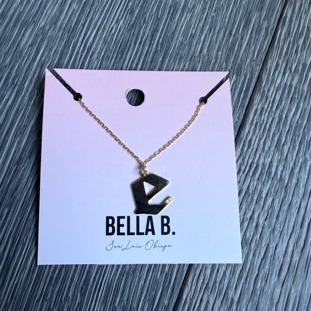 Gothic Style Gold Initial Charm Necklace "e"